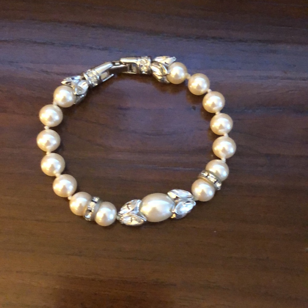 Pearl Bracelet